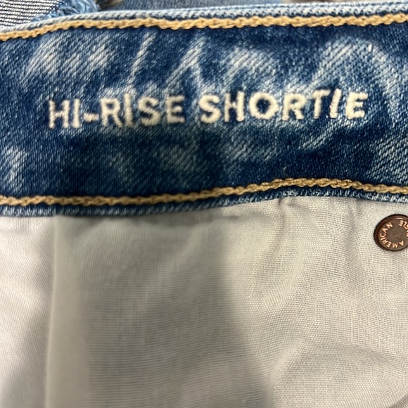 American Eagle Hi-Rise Shortie Size 2 Iced Light Indigo - Picture 8 of 9